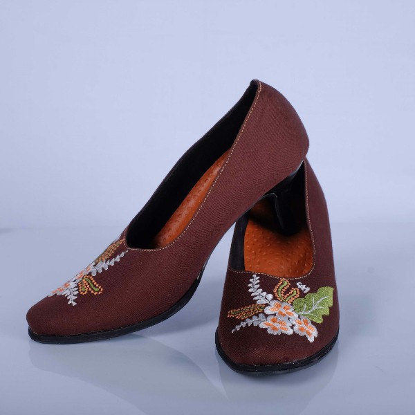 Sepatu Wanita Bordir "Fairalfan Collection"- Maroon